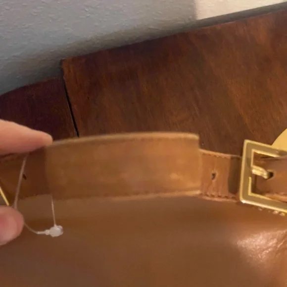 Fendi Tan Leather Shoulder Bag with Slouchy Design - Picture 7 of 11